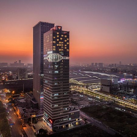Hotel Radisson Red Guangzhou South Railway Station Zewnętrze zdjęcie