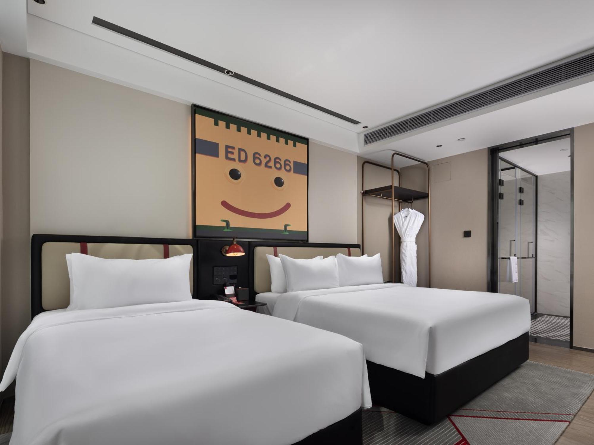 Hotel Radisson Red Guangzhou South Railway Station Zewnętrze zdjęcie