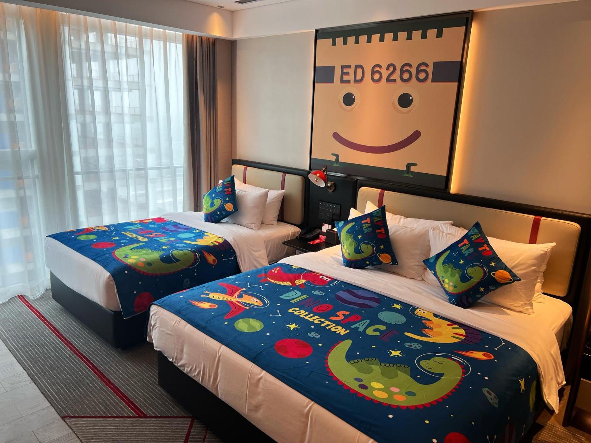 Hotel Radisson Red Guangzhou South Railway Station Zewnętrze zdjęcie
