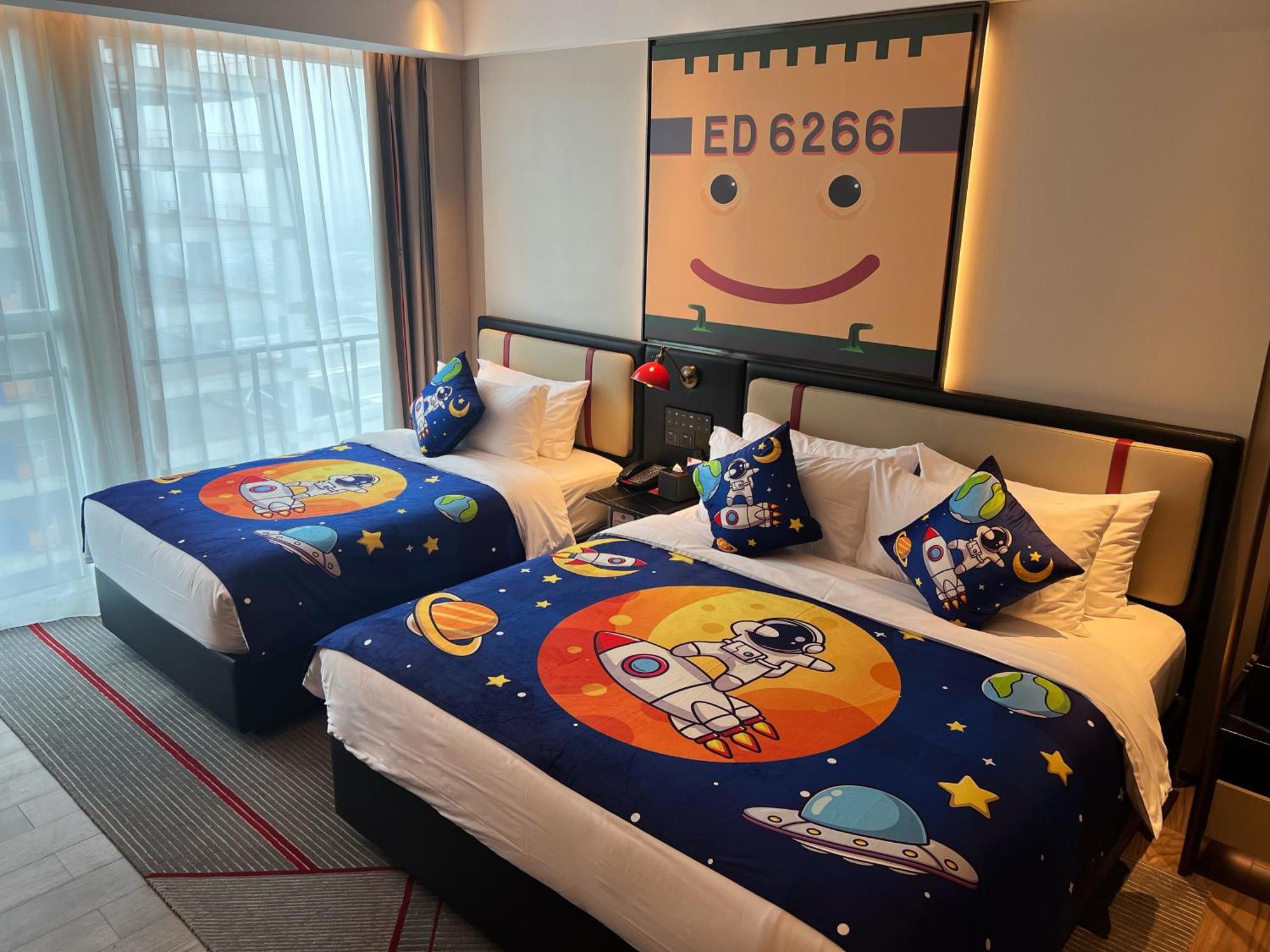 Hotel Radisson Red Guangzhou South Railway Station Zewnętrze zdjęcie